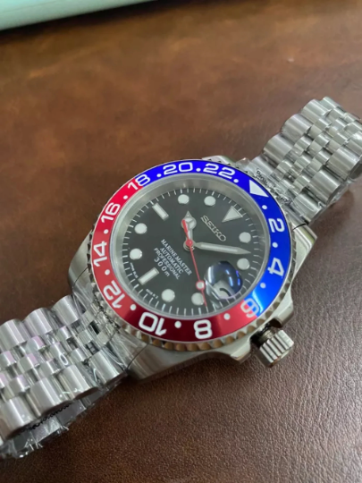 Rolex GMT Master 2 Pepsi bezel 16710 - Carr Watches
